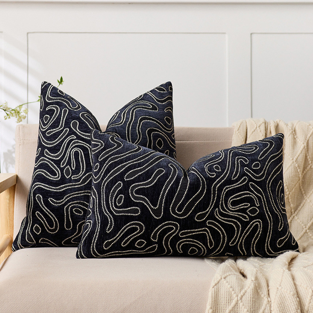 Oreiller déco coussin chenille imprimé animal